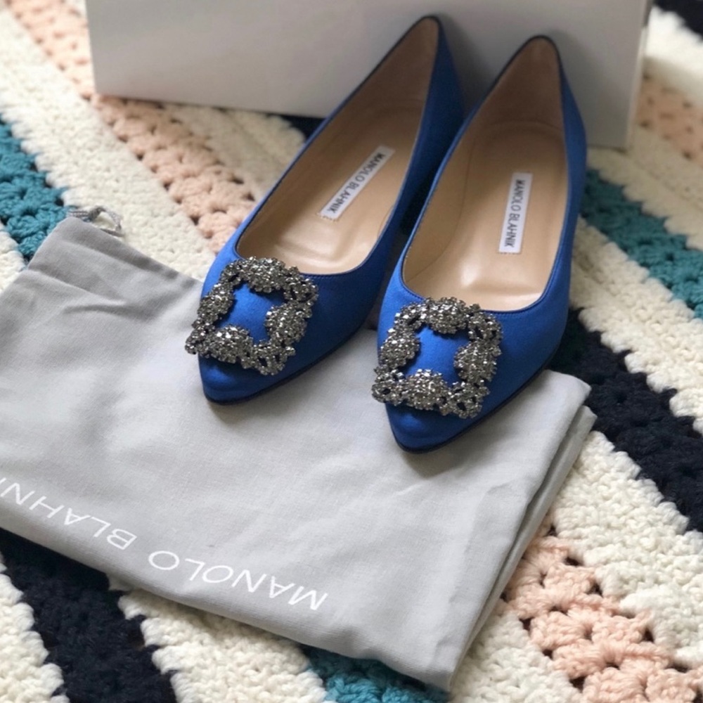 Manolo Blahnik hangisi flat